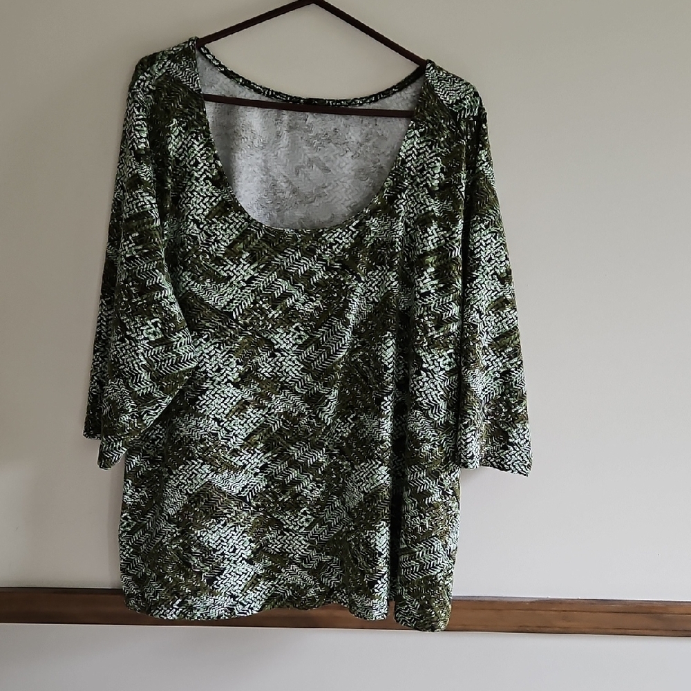 Jessica London Olive and White Scoop Neck Top, Plus Sz 30-32